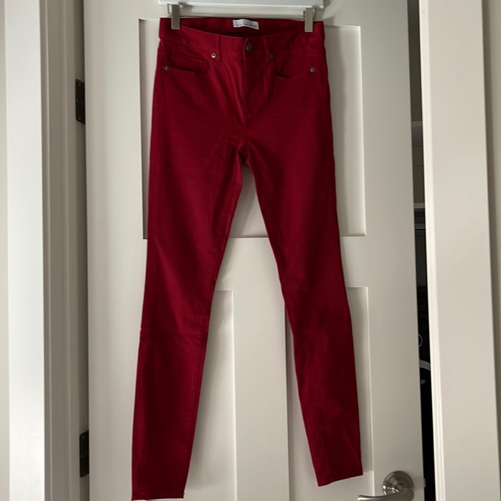 Red leggings✨